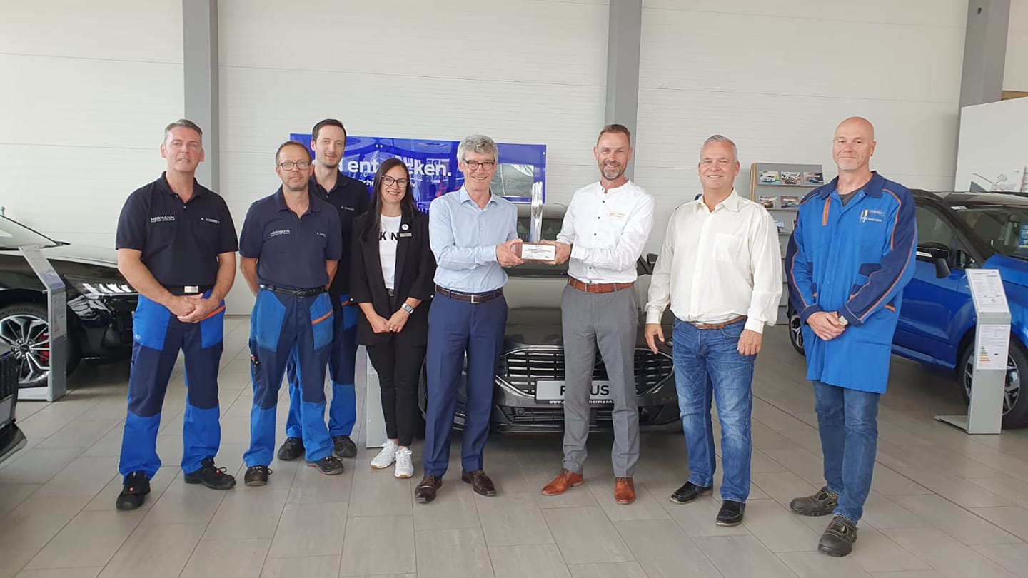 Spitzenwerte bei Kundenzufriedenheit: Ford Partner Autohaus Hermann GmbH mit europäischem „Ford Chairman’s Award“ ausgezeichnet